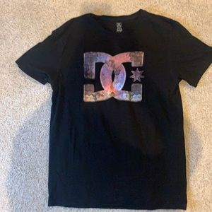 Men’s graphic T shirt. Size large black